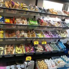 从选址到运营 如何成功开设并经营一家休闲食品加盟店